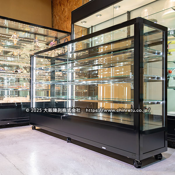 �l�l���^�t�B�M���A�P�[�X�Ƃ��ẴA���~�g�K���X�P�[�X����̔�����