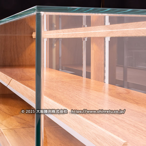 �H�i�W���̔��p��^���K���X�V���[�P�[�X�^�����ʐ^