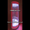 各所コレクション品を展示するためとしてご依頼を頂いた「曲げガラス仕様／LED電飾付きコレクションケース」の製作販売実例です。